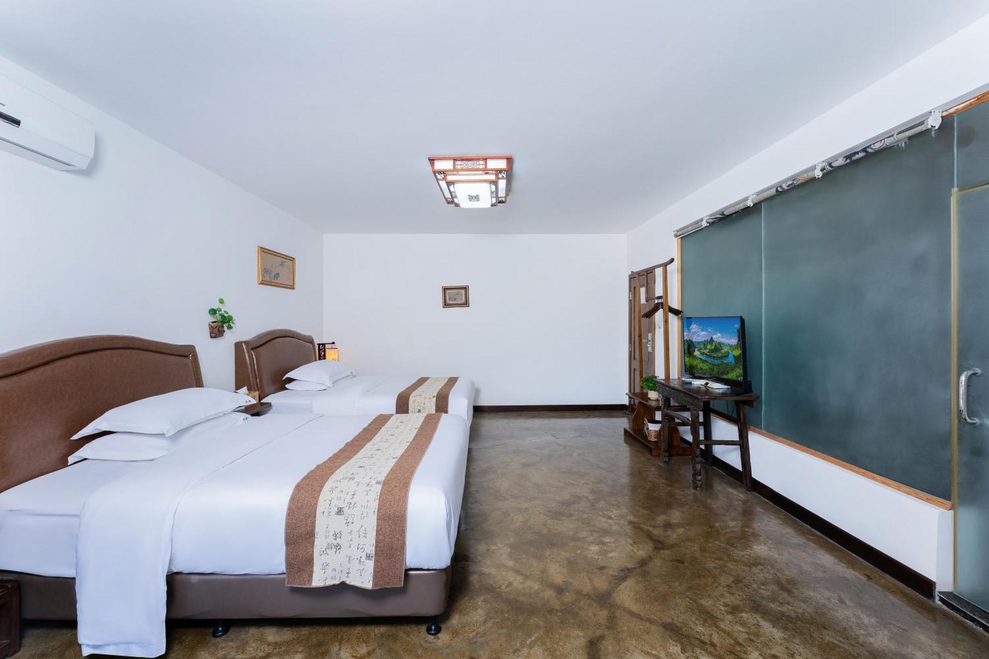 Leisure Courtyard Hotel Yangshuo-Free Shuttle Bus To Yangshuo Station Stay 2 Nights One Way Exterior photo
