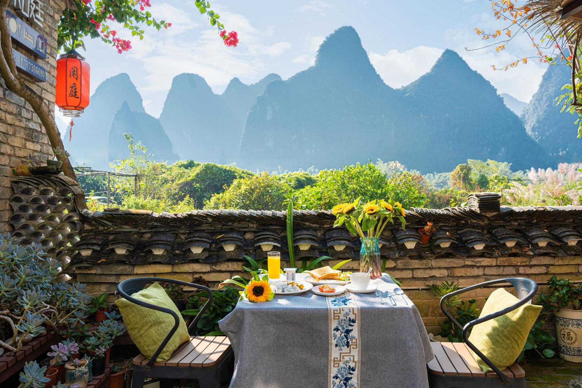 Leisure Courtyard Hotel Yangshuo-Free Shuttle Bus To Yangshuo Station Stay 2 Nights One Way Exterior photo