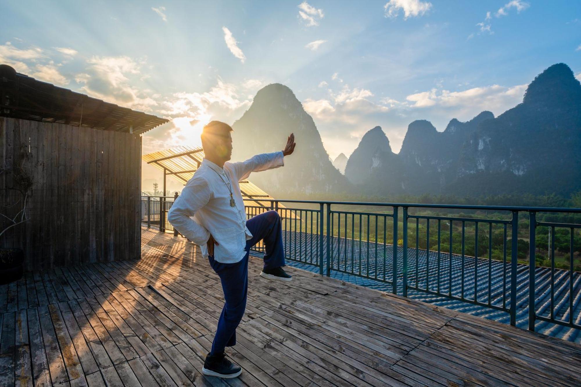 Leisure Courtyard Hotel Yangshuo-Free Shuttle Bus To Yangshuo Station Stay 2 Nights One Way Exterior photo