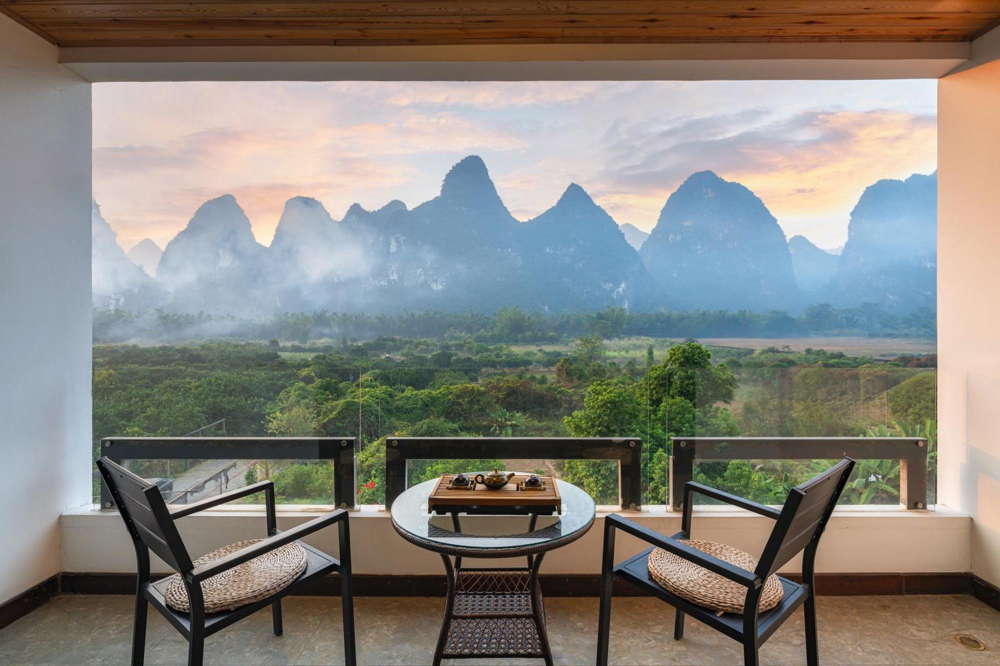 Leisure Courtyard Hotel Yangshuo-Free Shuttle Bus To Yangshuo Station Stay 2 Nights One Way Exterior photo