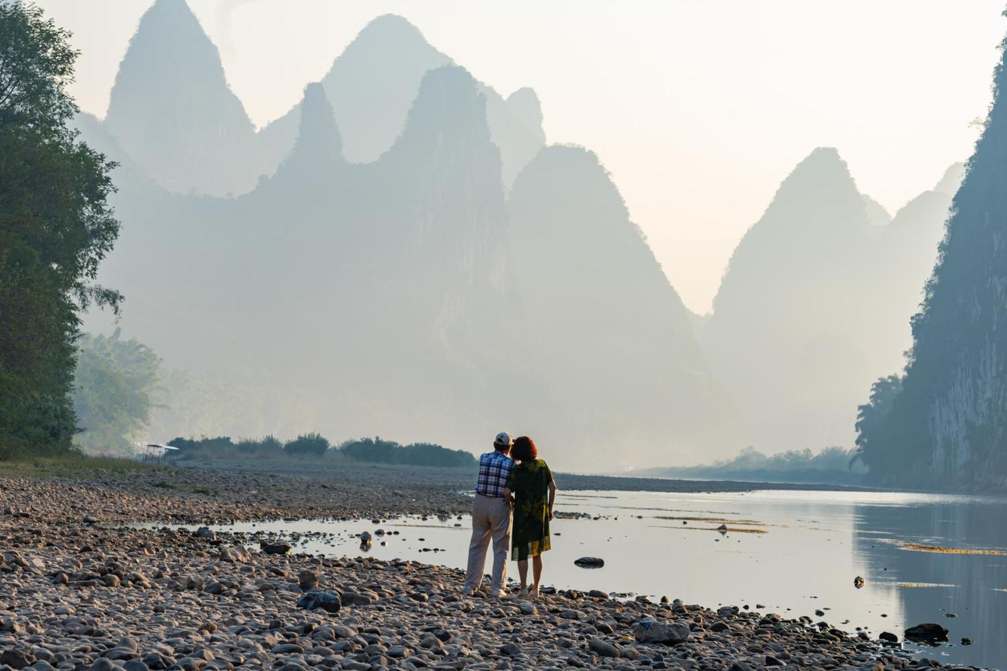 Leisure Courtyard Hotel Yangshuo-Free Shuttle Bus To Yangshuo Station Stay 2 Nights One Way Exterior photo